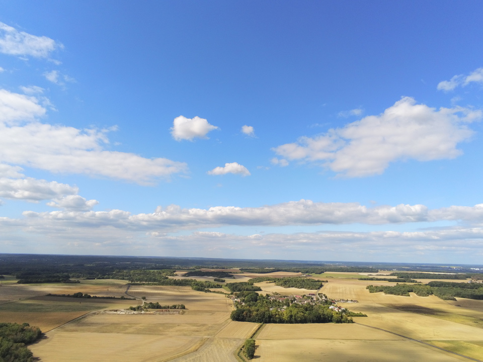 Hameau Rebours ciel.JPG