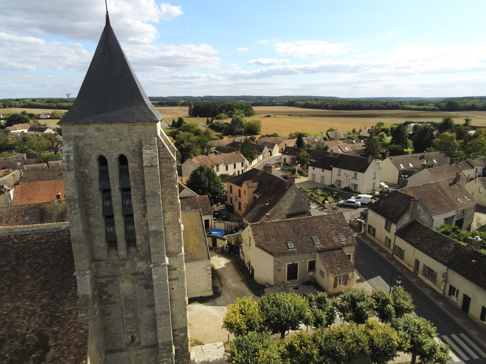 Villemer eglise et mairie.JPG